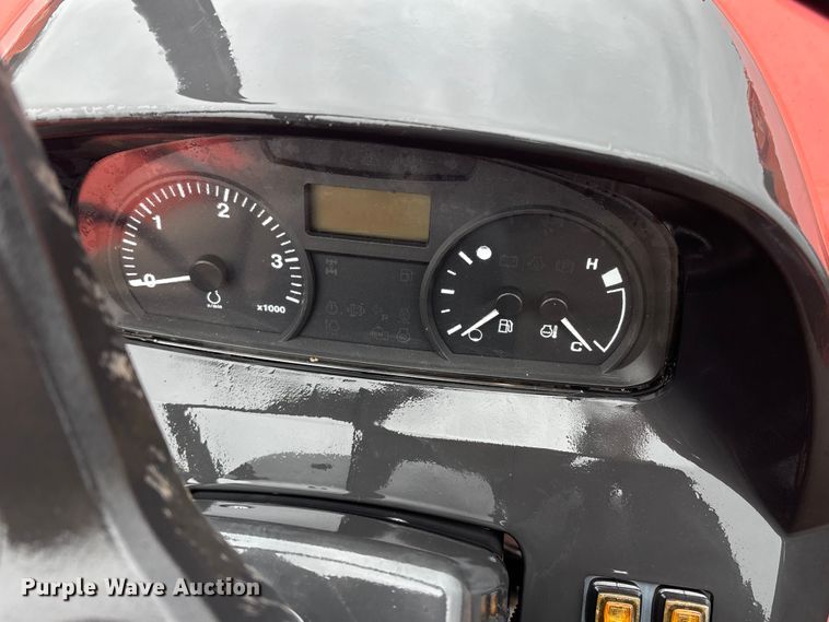 image for item DT2865 2014 Kubota M7060D MFWD tractor