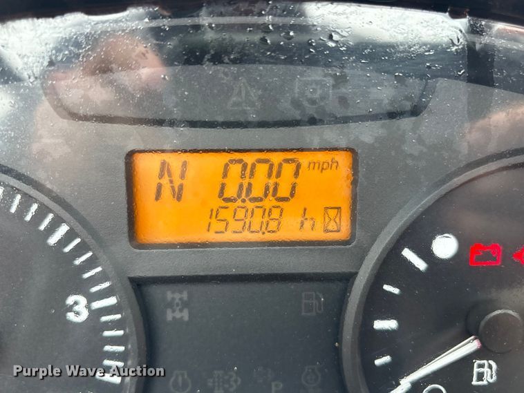 image for item DT2865 2014 Kubota M7060D MFWD tractor