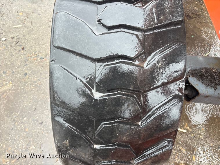 image for item DT2865 2014 Kubota M7060D MFWD tractor