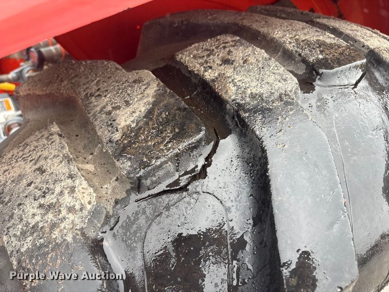 image for item DT2865 2014 Kubota M7060D MFWD tractor