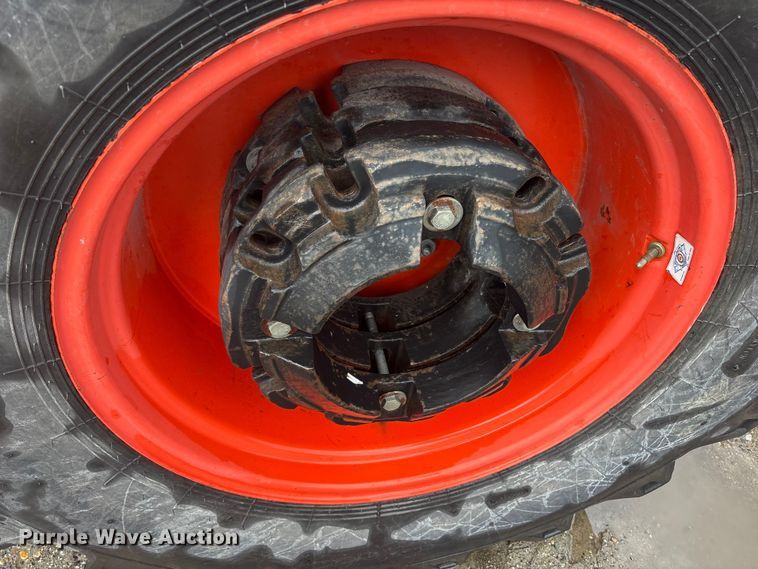 image for item DT2865 2014 Kubota M7060D MFWD tractor