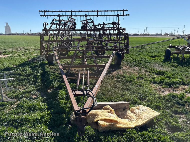 image for item DZ5172 International field cultivator