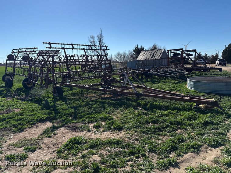 image for item DZ5172 International field cultivator