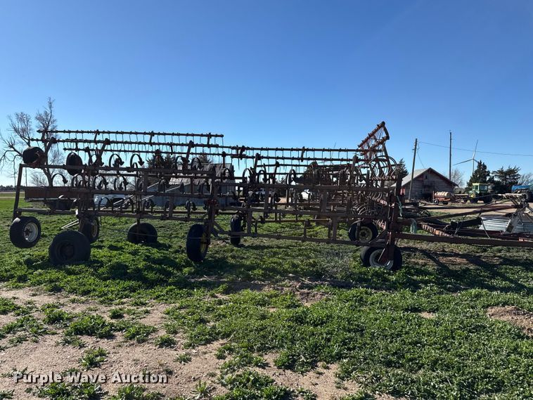 image for item DZ5172 International field cultivator