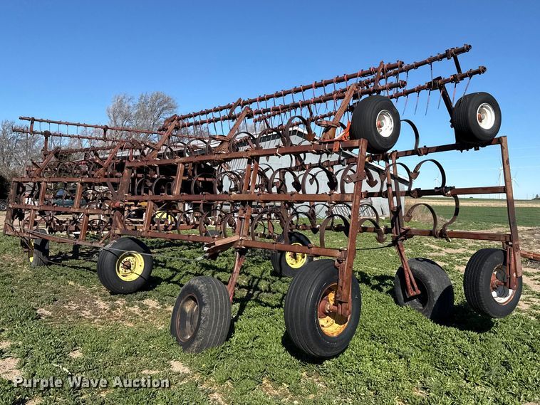 image for item DZ5172 International field cultivator