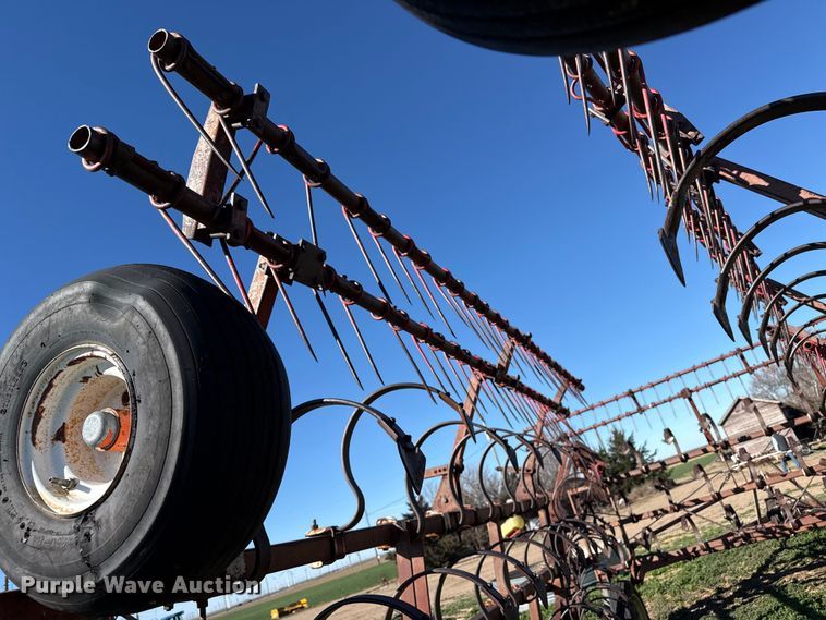 image for item DZ5172 International field cultivator