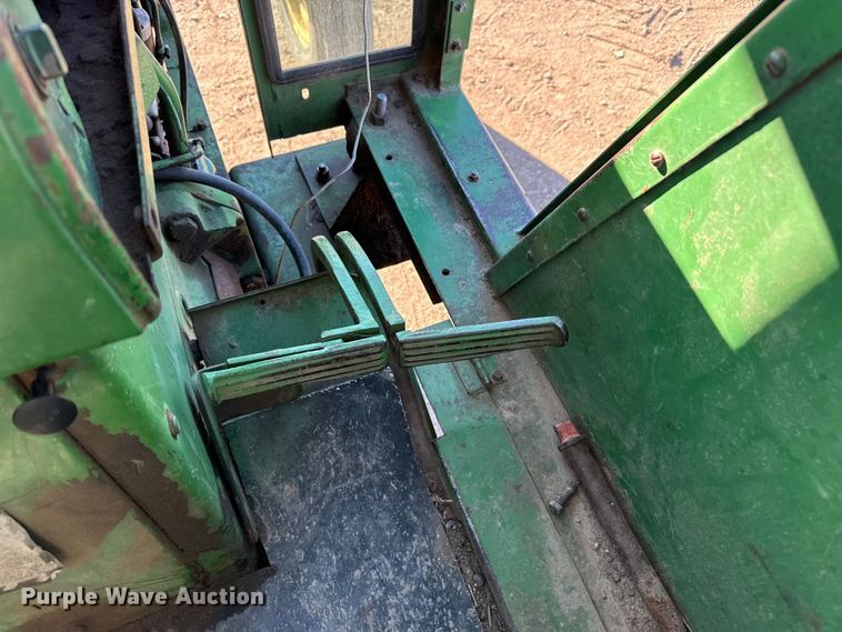 image for item DZ5176 1962 John Deere 4010 tractor