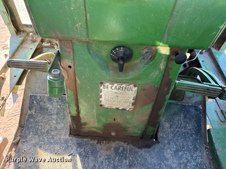 image for item DZ5176 1962 John Deere 4010 tractor