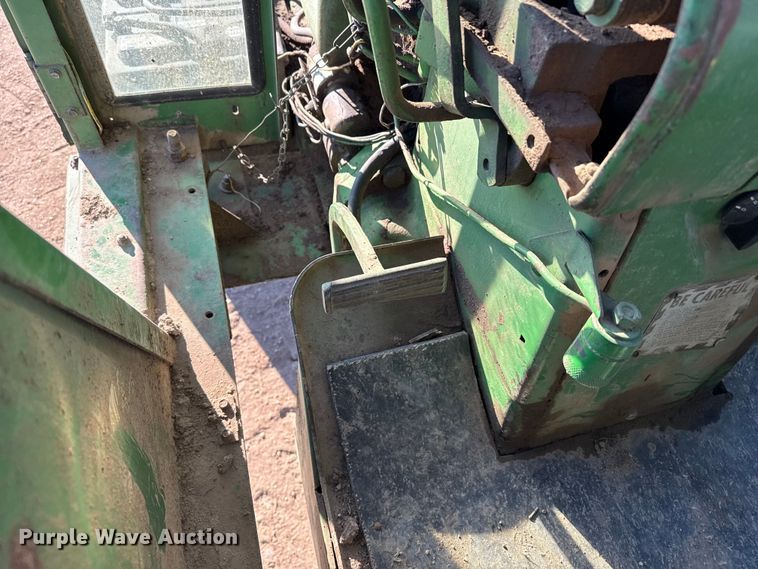 image for item DZ5176 1962 John Deere 4010 tractor