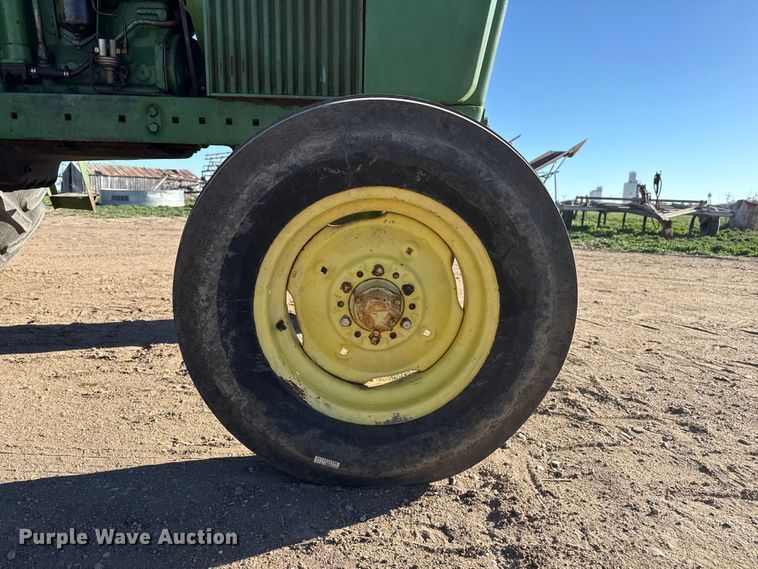 image for item DZ5176 1962 John Deere 4010 tractor