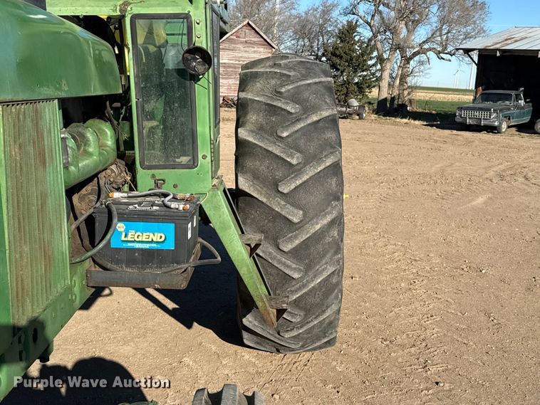 image for item DZ5176 1962 John Deere 4010 tractor