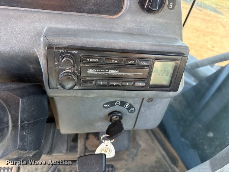 image for item DZ5177 1998 New Holland Versatile 9482 4WD tractor