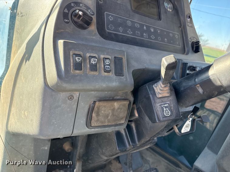 image for item DZ5177 1998 New Holland Versatile 9482 4WD tractor