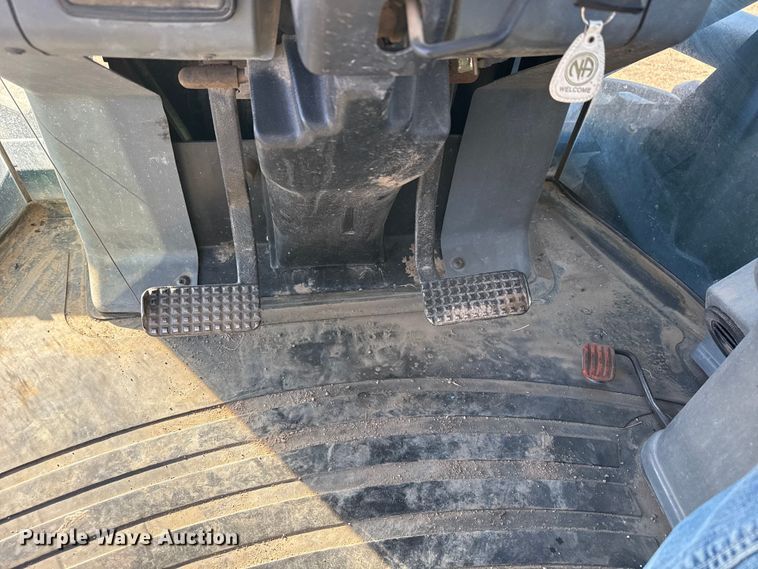 image for item DZ5177 1998 New Holland Versatile 9482 4WD tractor