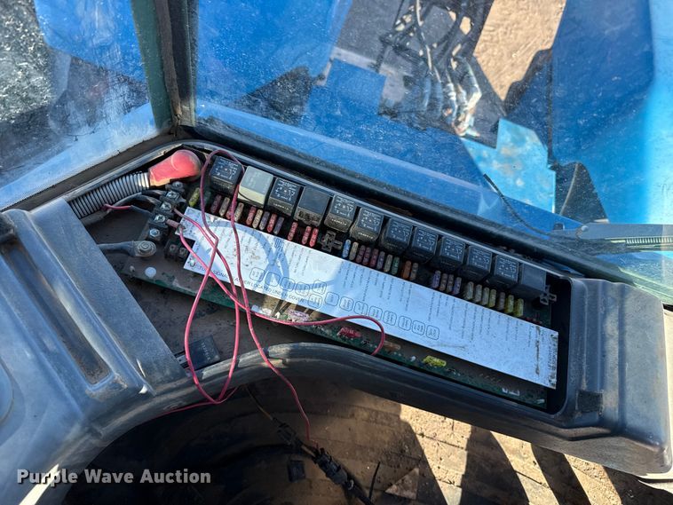 image for item DZ5177 1998 New Holland Versatile 9482 4WD tractor