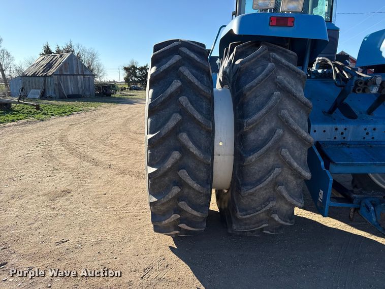 image for item DZ5177 1998 New Holland Versatile 9482 4WD tractor