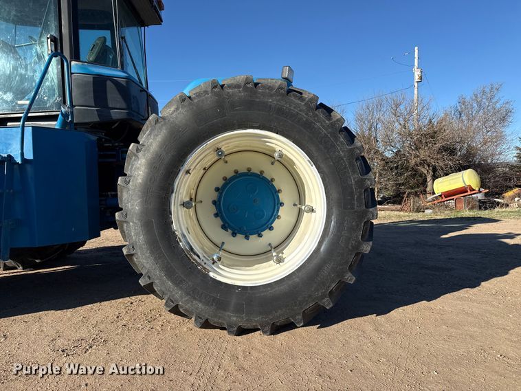 image for item DZ5177 1998 New Holland Versatile 9482 4WD tractor