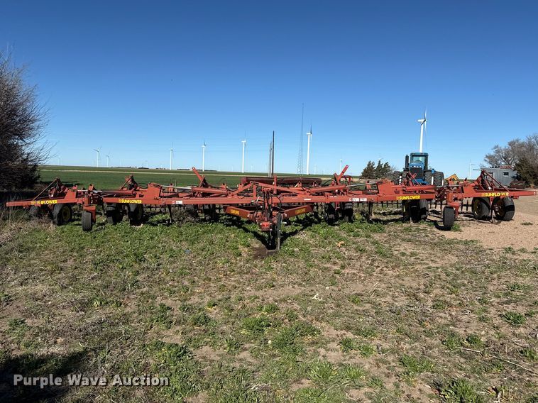 image for item DZ5180 Sunflower 3060 field cultivator