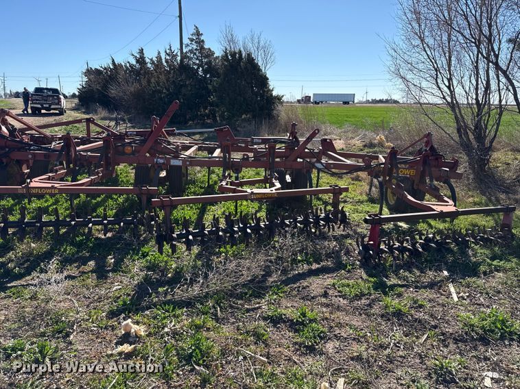 image for item DZ5180 Sunflower 3060 field cultivator