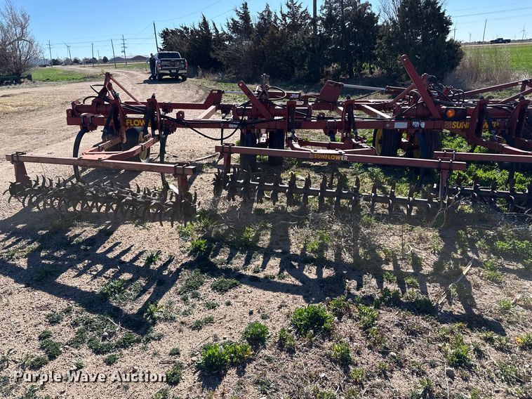 image for item DZ5180 Sunflower 3060 field cultivator