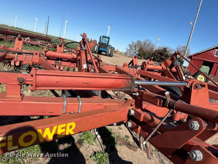 image for item DZ5180 Sunflower 3060 field cultivator