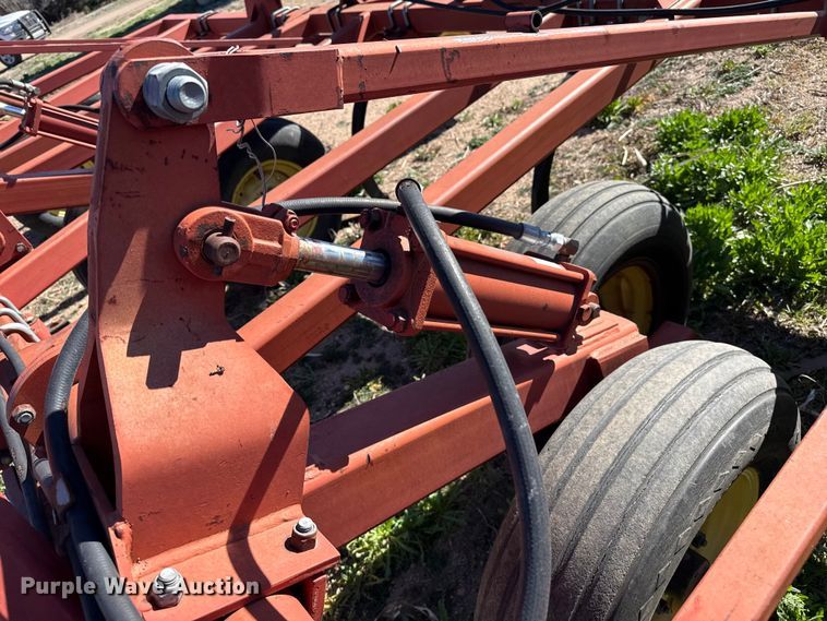 image for item DZ5180 Sunflower 3060 field cultivator