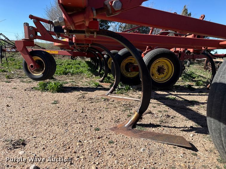 image for item DZ5180 Sunflower 3060 field cultivator