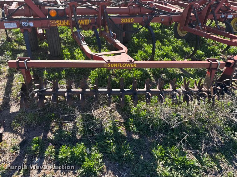 image for item DZ5180 Sunflower 3060 field cultivator