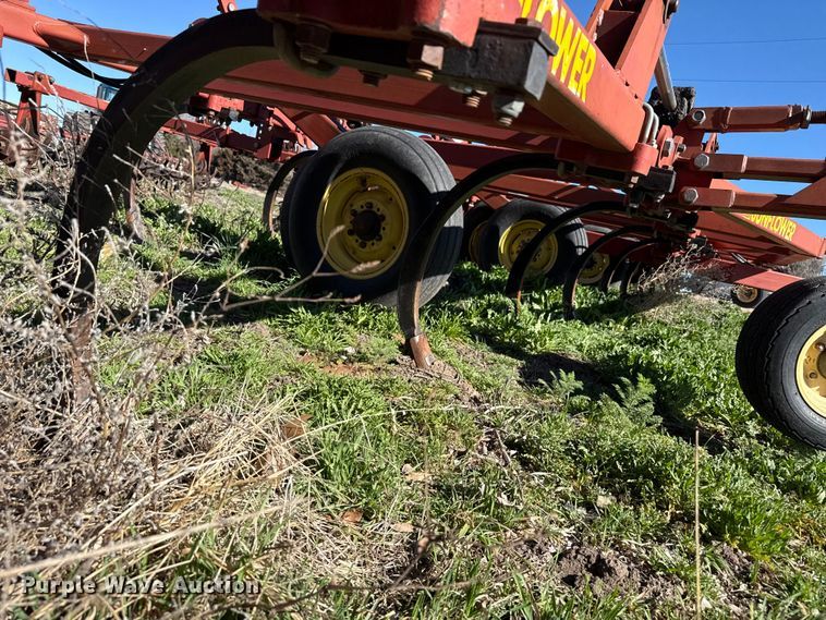 image for item DZ5180 Sunflower 3060 field cultivator