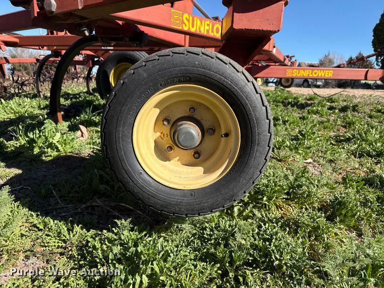 image for item DZ5180 Sunflower 3060 field cultivator