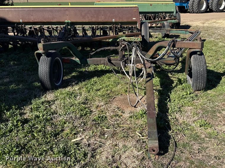 image for item DZ5181 John Deere 8200 grain drill