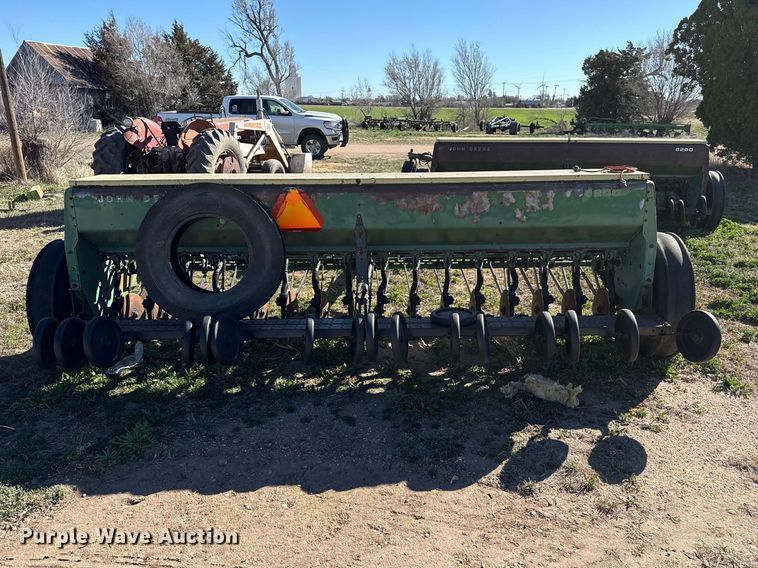 image for item DZ5181 John Deere 8200 grain drill