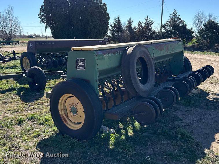 image for item DZ5181 John Deere 8200 grain drill