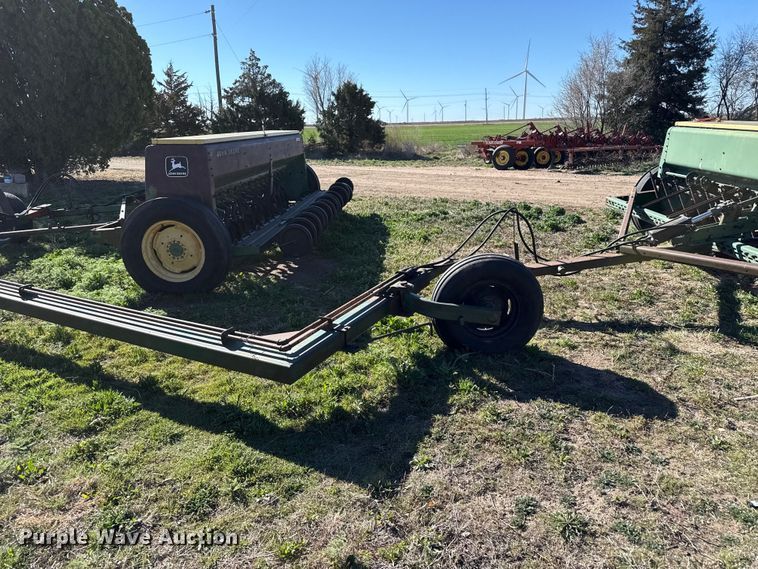 image for item DZ5181 John Deere 8200 grain drill