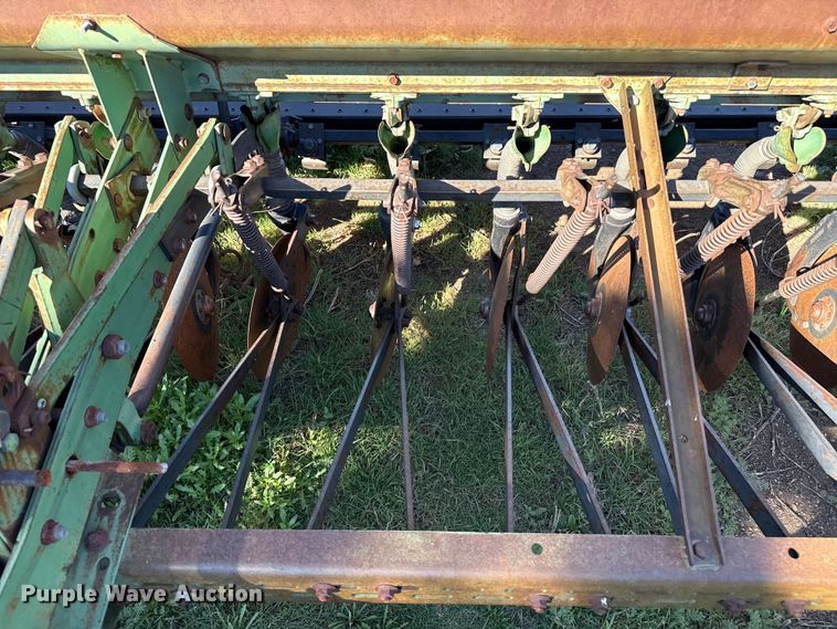 image for item DZ5181 John Deere 8200 grain drill