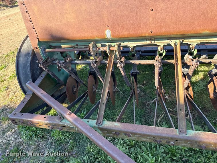 image for item DZ5181 John Deere 8200 grain drill