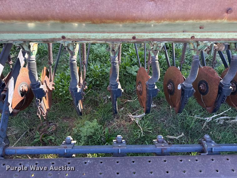 image for item DZ5181 John Deere 8200 grain drill