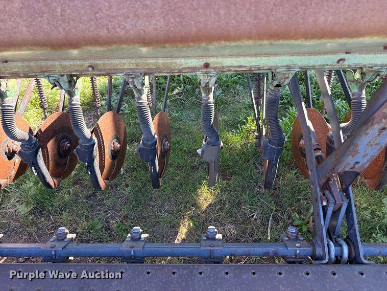 image for item DZ5181 John Deere 8200 grain drill