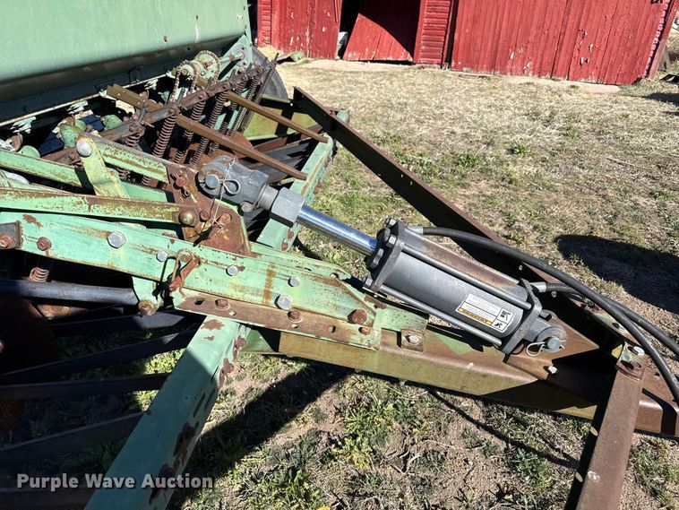 image for item DZ5181 John Deere 8200 grain drill