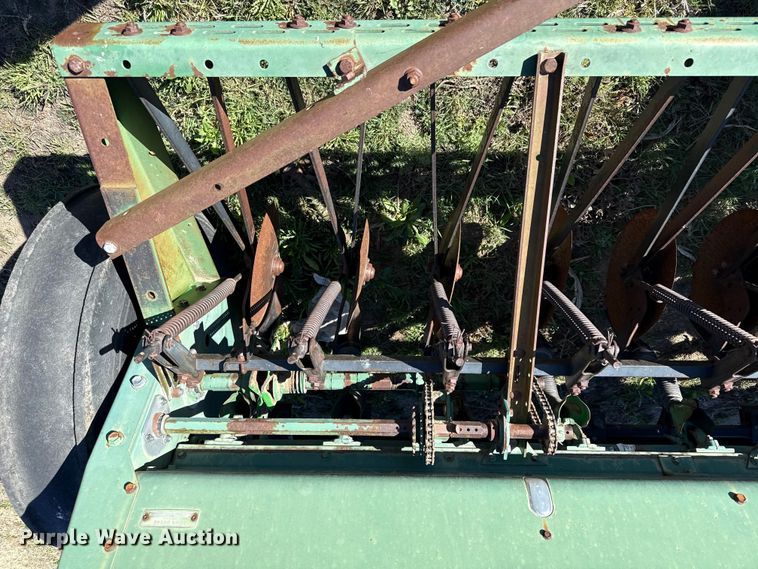 image for item DZ5181 John Deere 8200 grain drill
