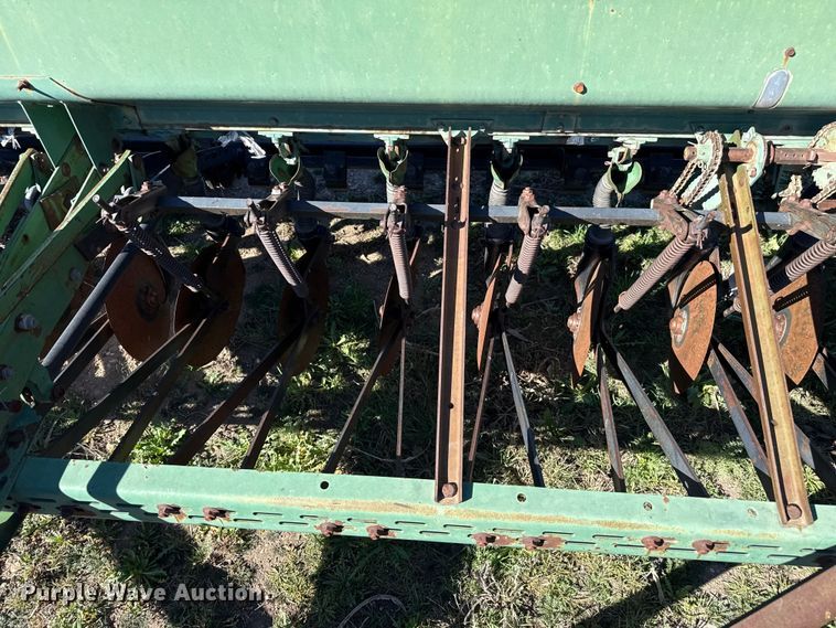 image for item DZ5181 John Deere 8200 grain drill