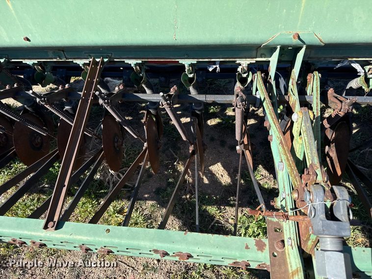 image for item DZ5181 John Deere 8200 grain drill