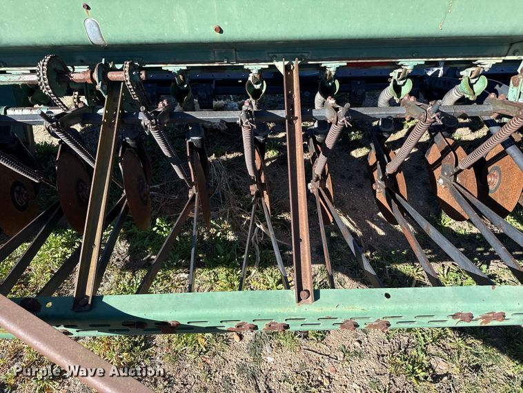 image for item DZ5181 John Deere 8200 grain drill