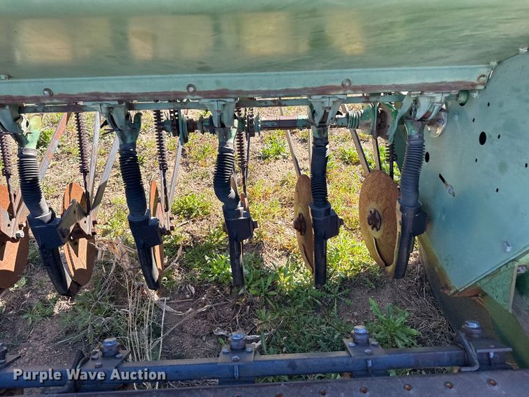 image for item DZ5181 John Deere 8200 grain drill