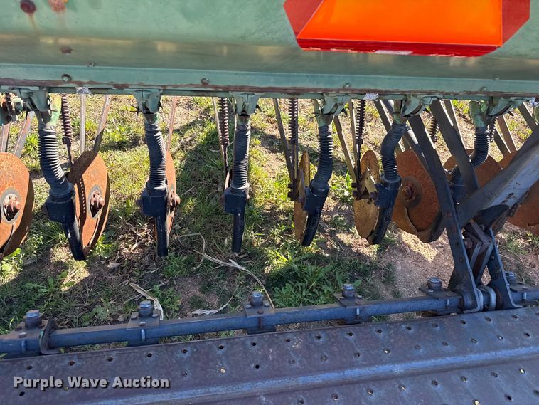 image for item DZ5181 John Deere 8200 grain drill