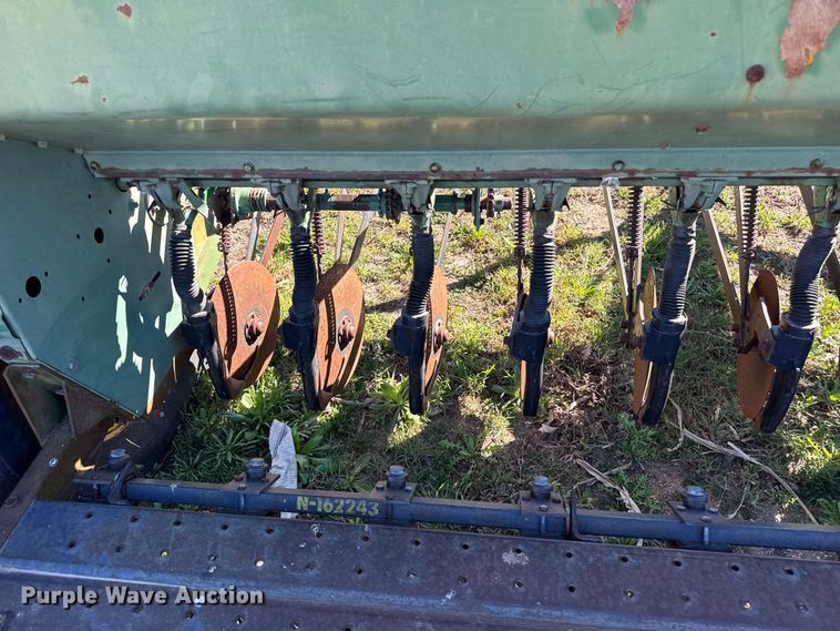 image for item DZ5181 John Deere 8200 grain drill