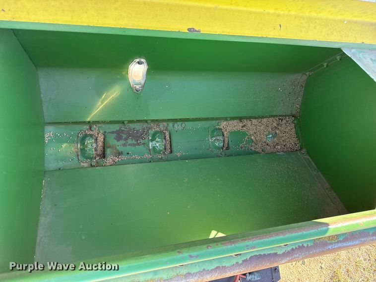 image for item DZ5181 John Deere 8200 grain drill