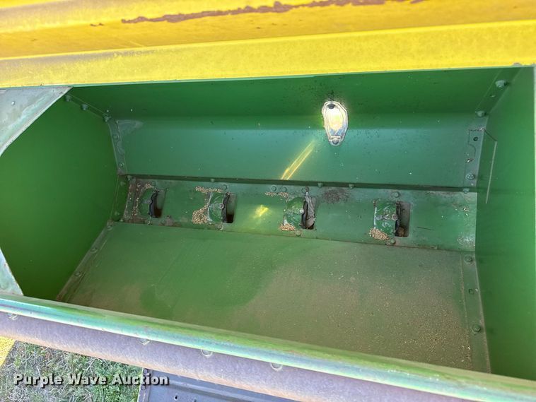 image for item DZ5181 John Deere 8200 grain drill