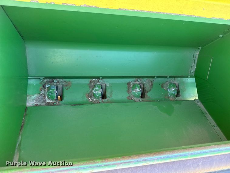 image for item DZ5181 John Deere 8200 grain drill