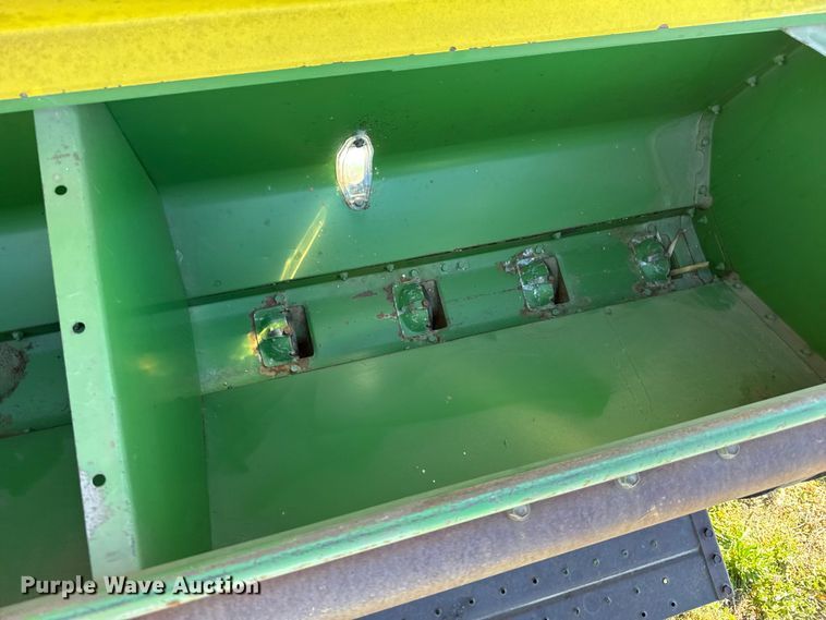 image for item DZ5181 John Deere 8200 grain drill
